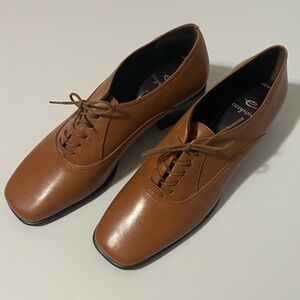 EASYSPIRIT Leather Oxfords. Size 7.5